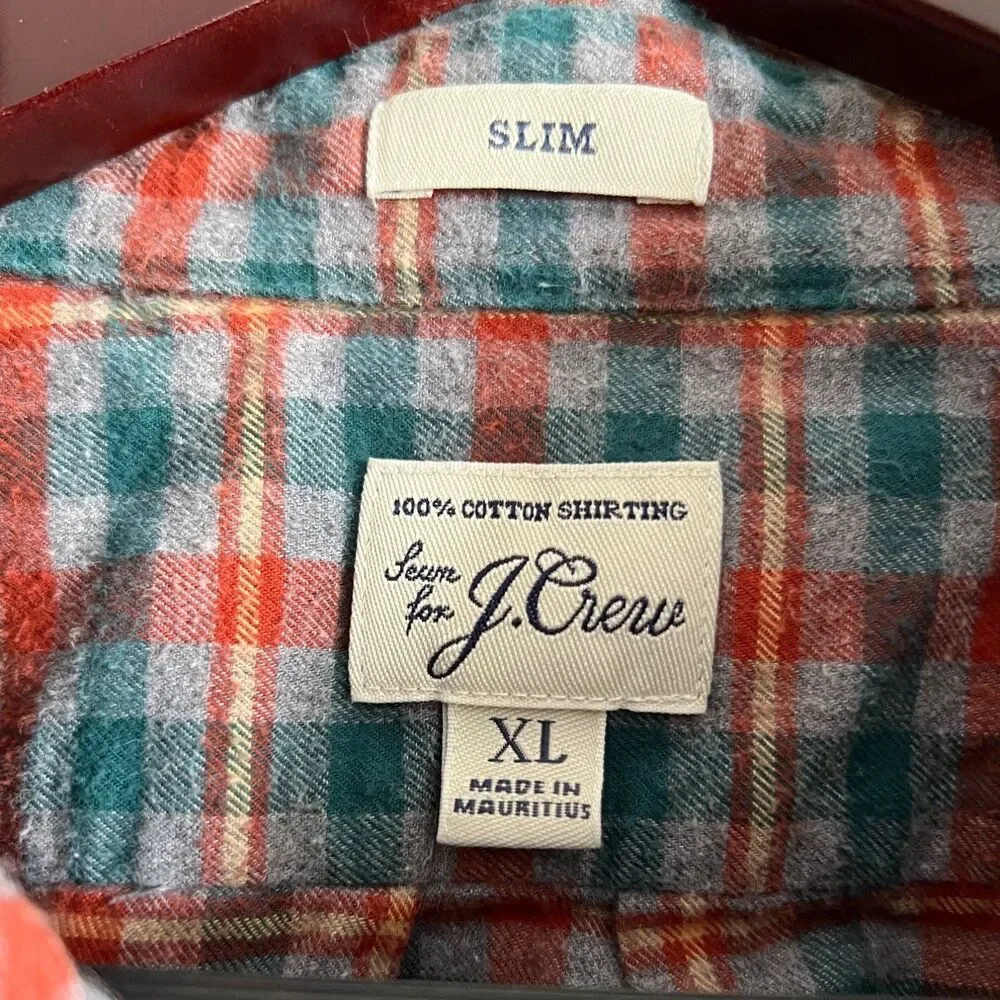 J crew 16inch chest 26 long 22 pit t sleve